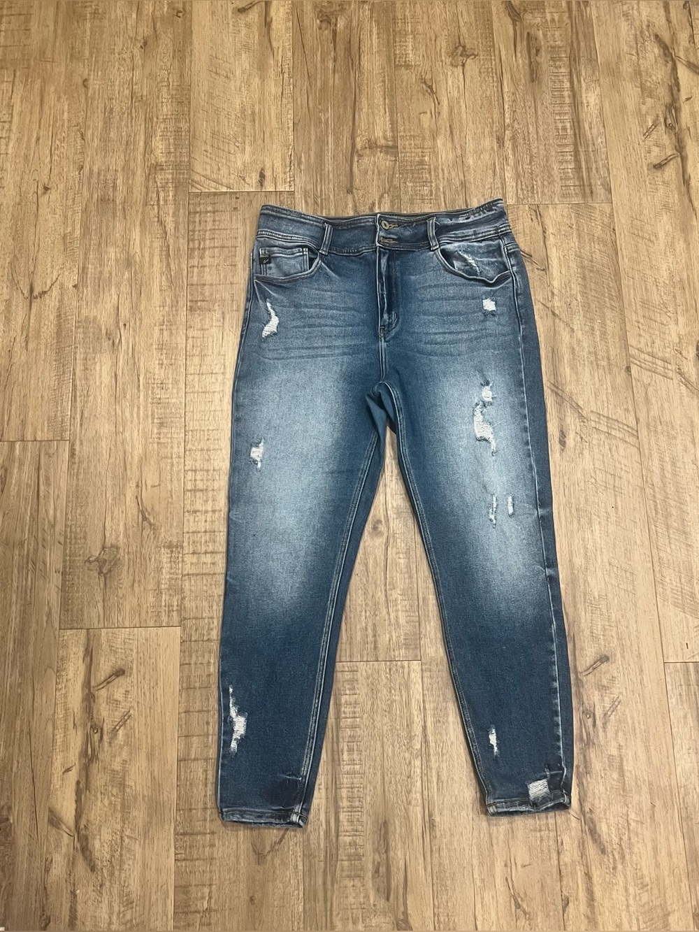 KanCan Women’s Distressed Skinny Jeans Medium Wash Size 15/31